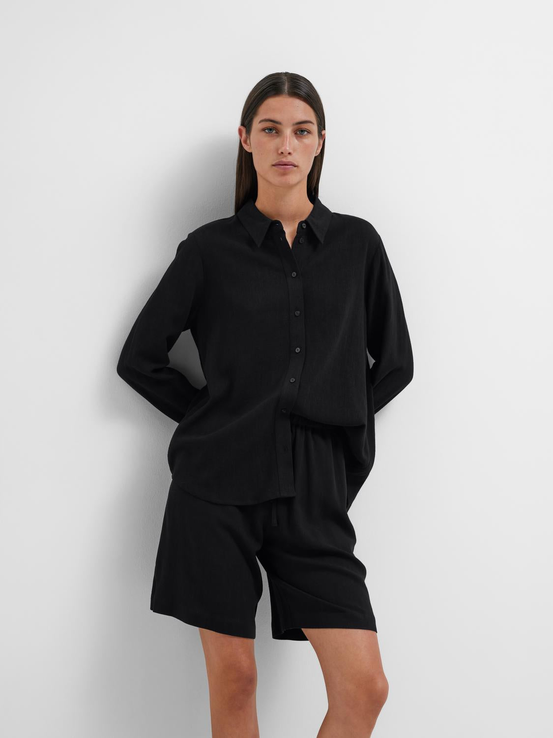 SLFVIVA Shorts - Black